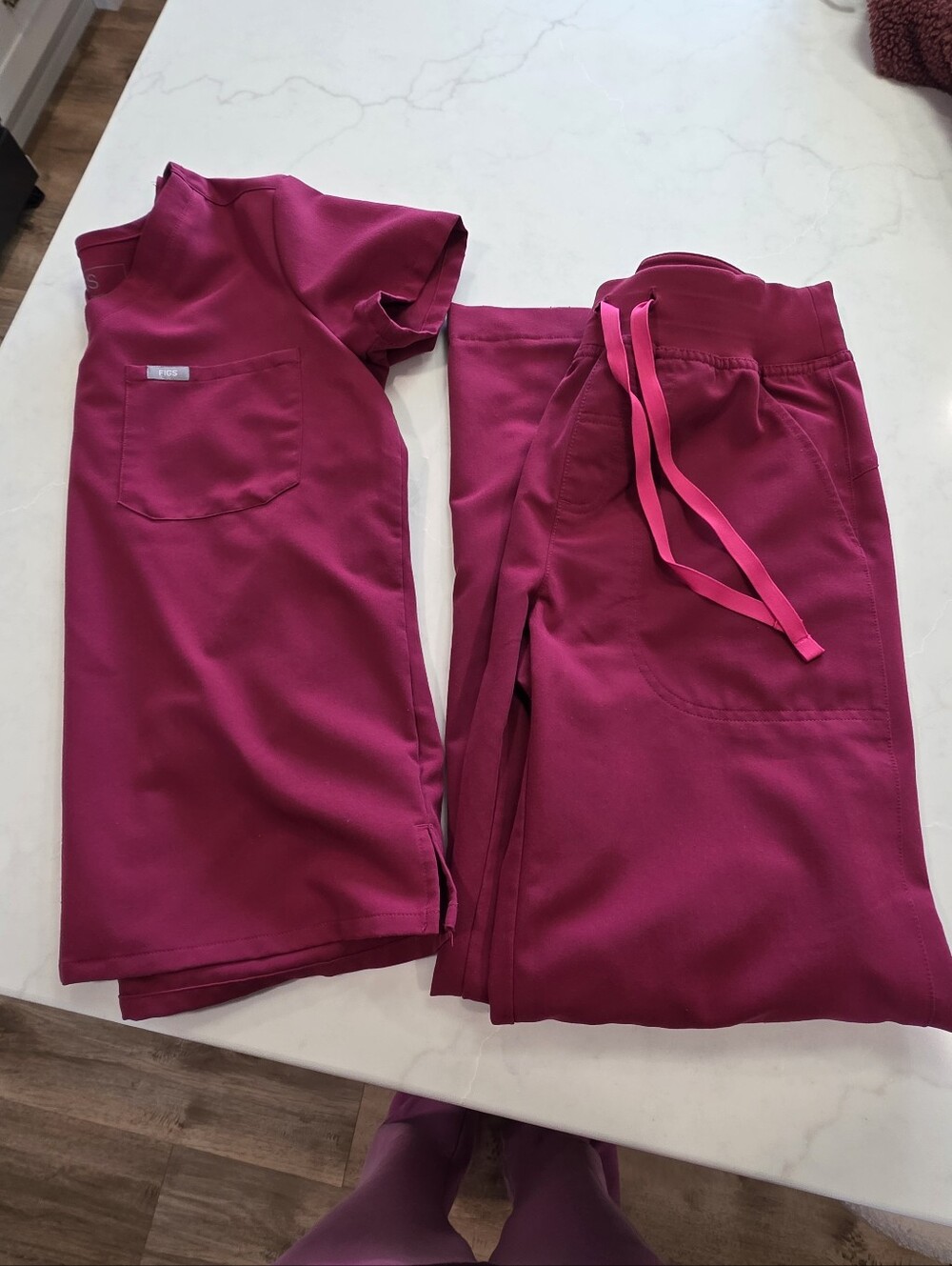 Figs Winterberry Scrub Set- XS Petite